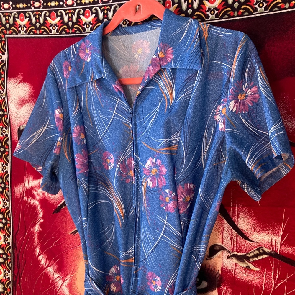 Vintage Blue Floral Zip-Front Midi Dress with Belt & Pockets - Picture 3 of 7